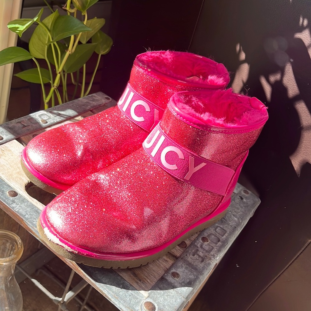 Juicy boots size 5